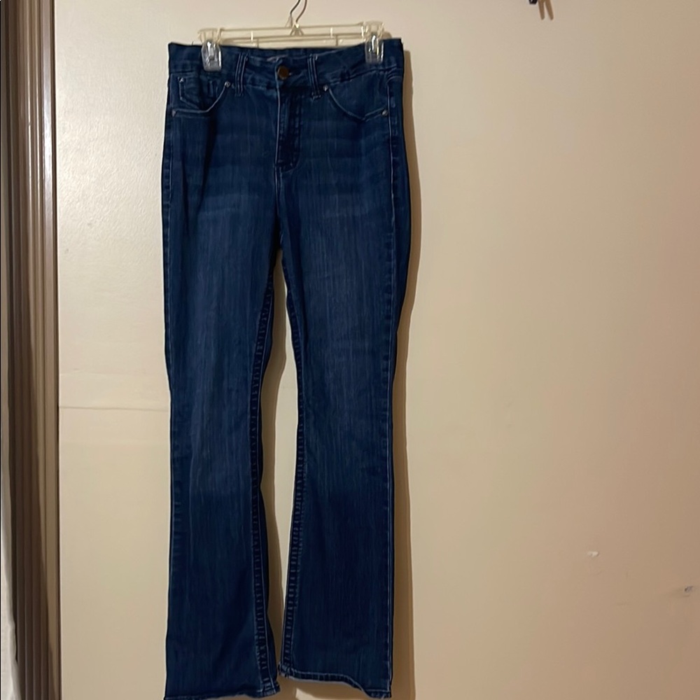 Women's seven7 jeans with a slight flare